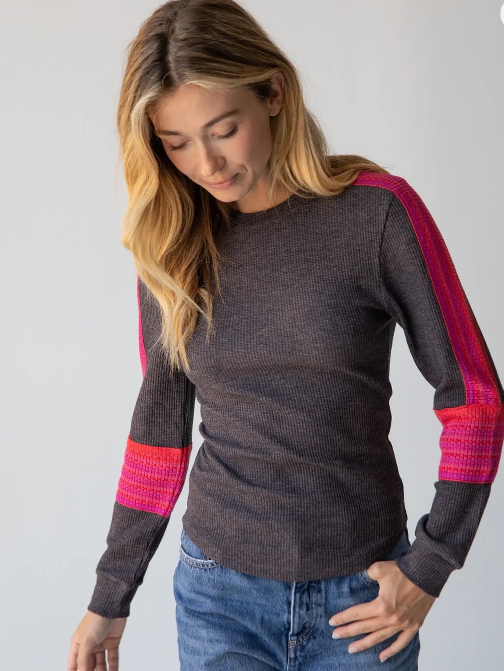 NATURAL LIFE London Trim Top Gray with Pink Sleeve Panels Size M